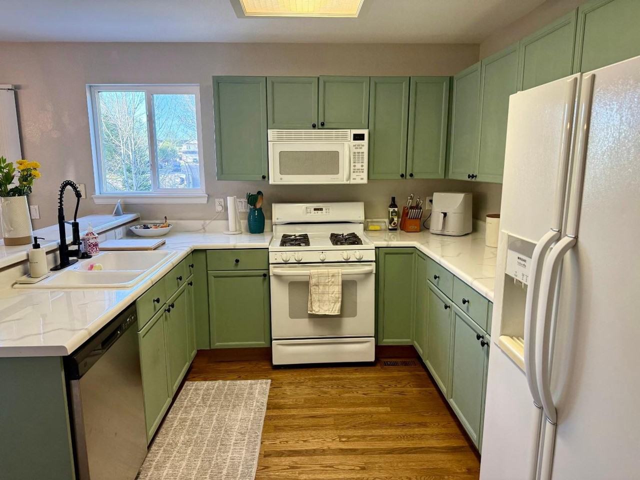 1232 Mika Pl - Photo 3 of 5