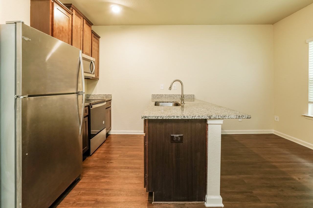 1408 Canopy Dr - Photo 5 of 21