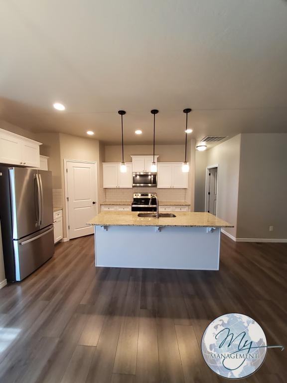 1381 Blue Grouse Way - Photo 3 of 22