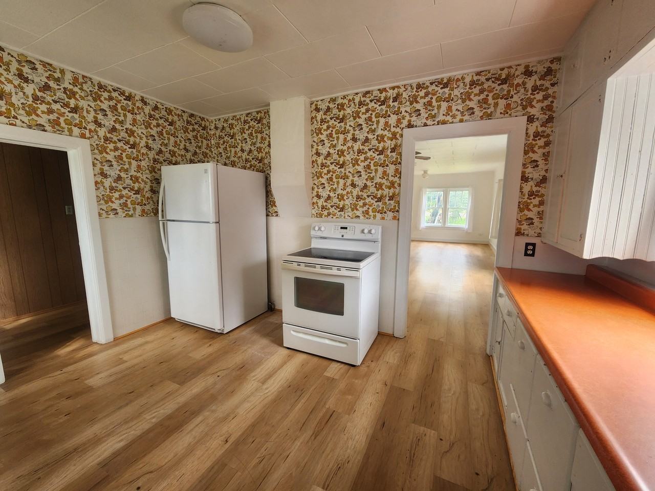 2405 Mountain Ave - Photo 4 of 13