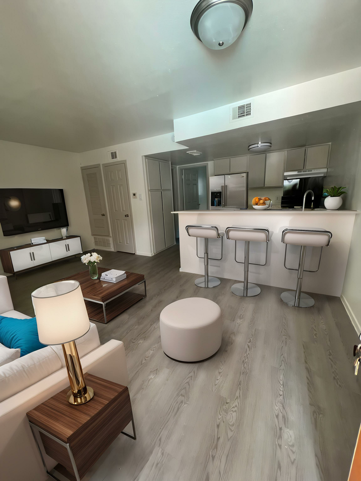 Iconic at Shoal Creek - Photo 3 of 15