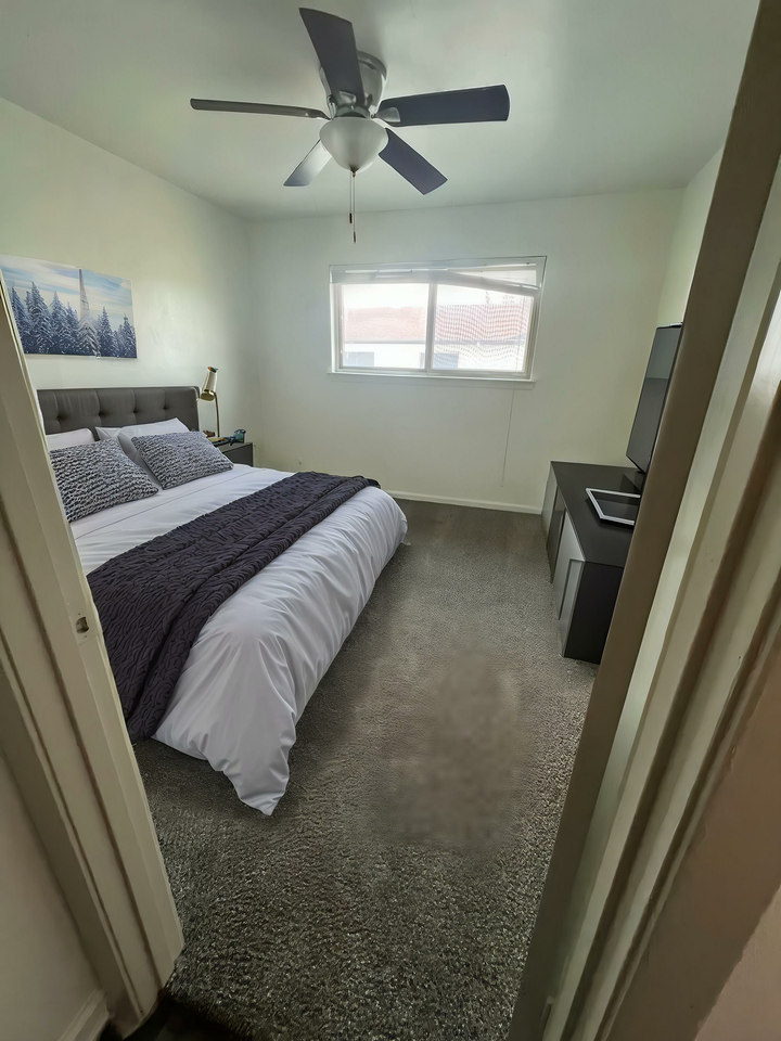 Iconic at Shoal Creek - Photo 5 of 15