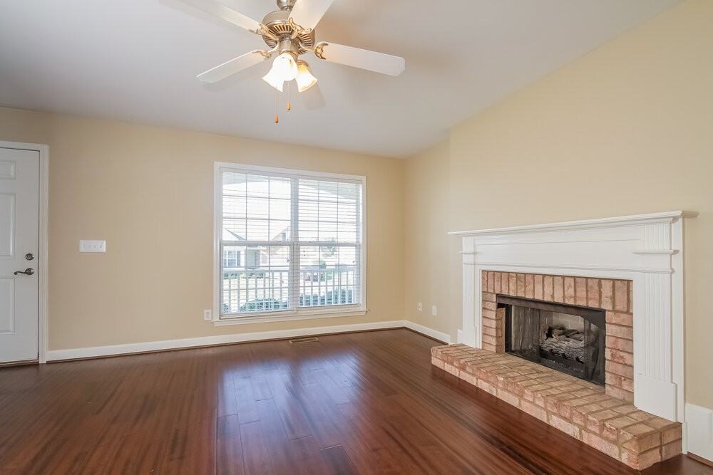 1014 Persimmon Dr - Photo 2 of 15