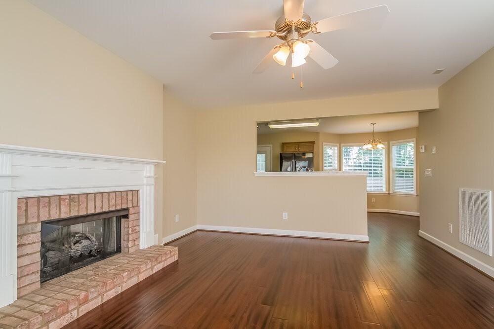 1014 Persimmon Dr - Photo 3 of 15