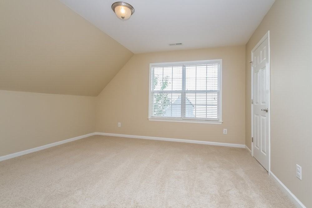 1014 Persimmon Dr - Photo 7 of 15