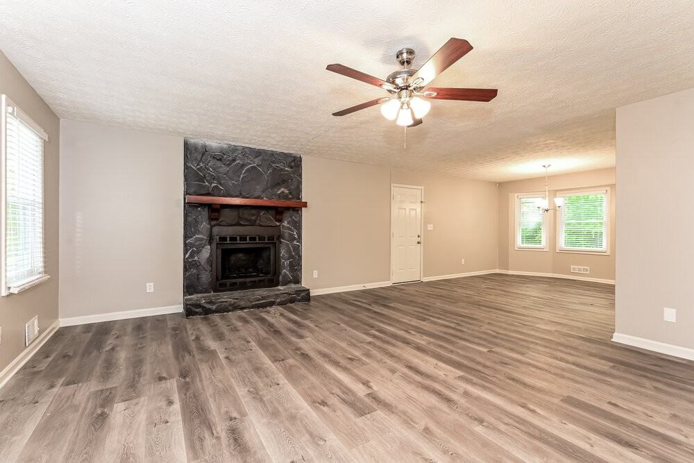709 Cloudland Ct - Photo 3 of 16