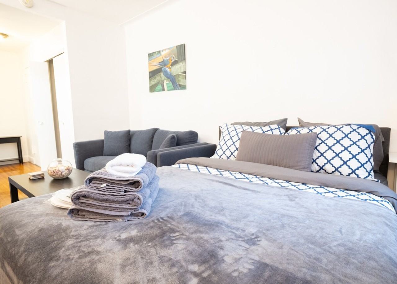 1422 2nd Ave #1031985P - Photo 4 of 16