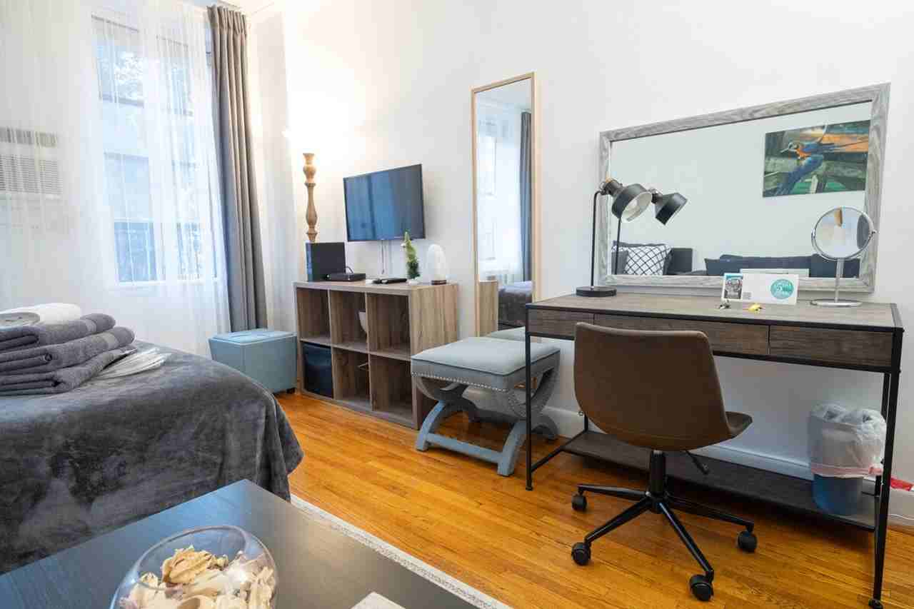 1422 2nd Ave #1031985P - Photo 6 of 16