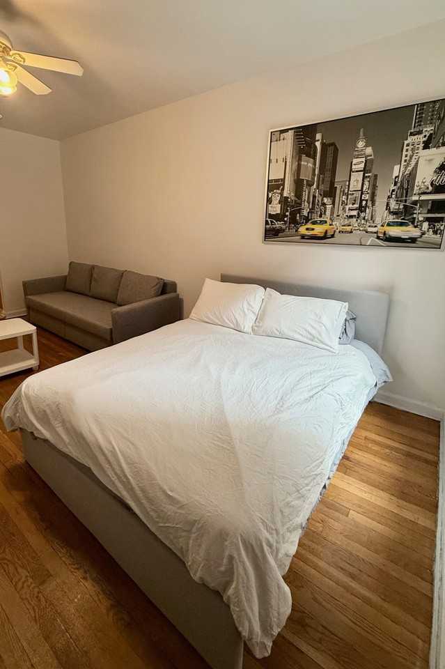 358 E 81st St #1032035P - Photo 3 of 18