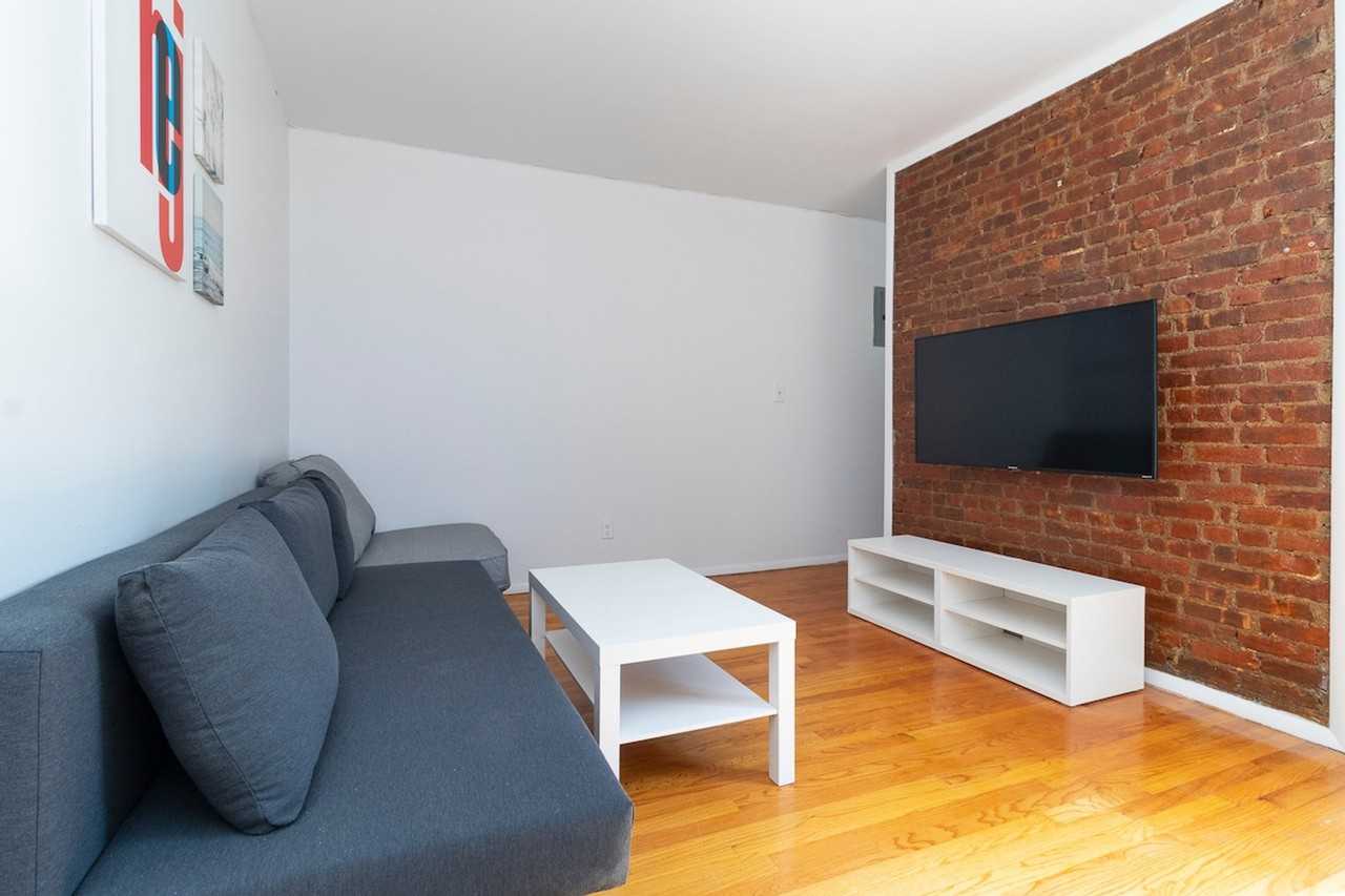 1789 1st Avenue - Photo 4 of 101