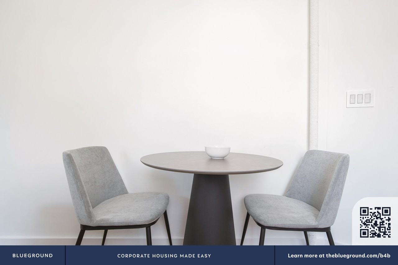 363 West 17th Street #1809 - Photo 6 of 19