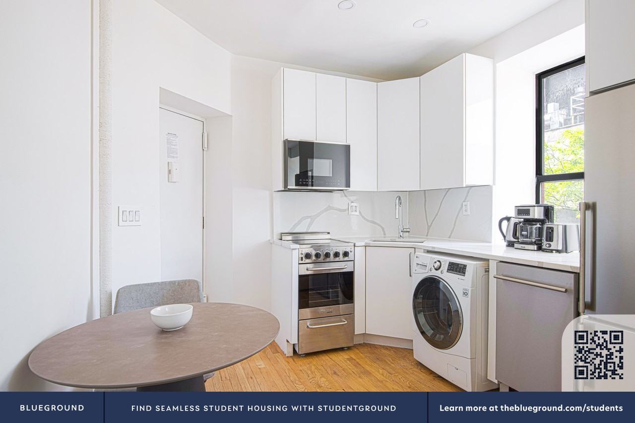 363 West 17th Street #1809 - Photo 7 of 19