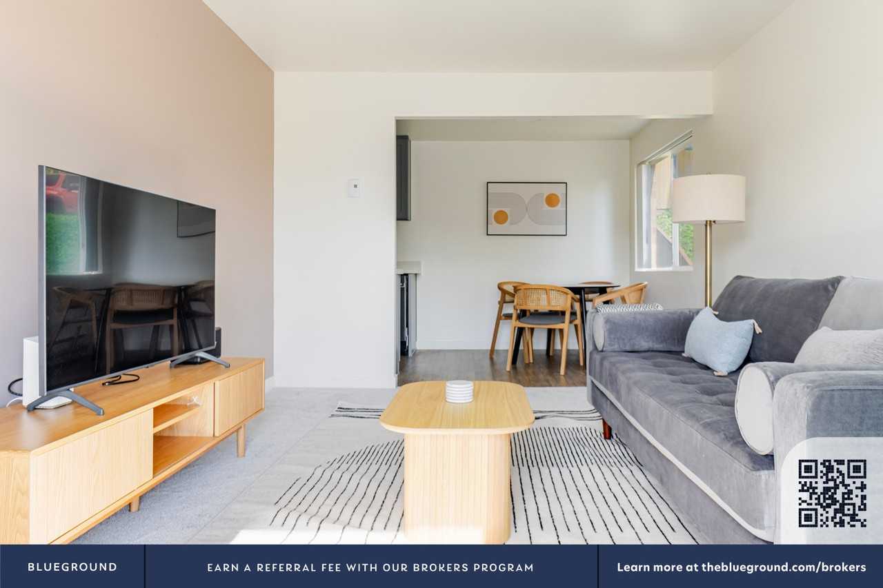 2850 15th Avenue West - Photo 5 of 22