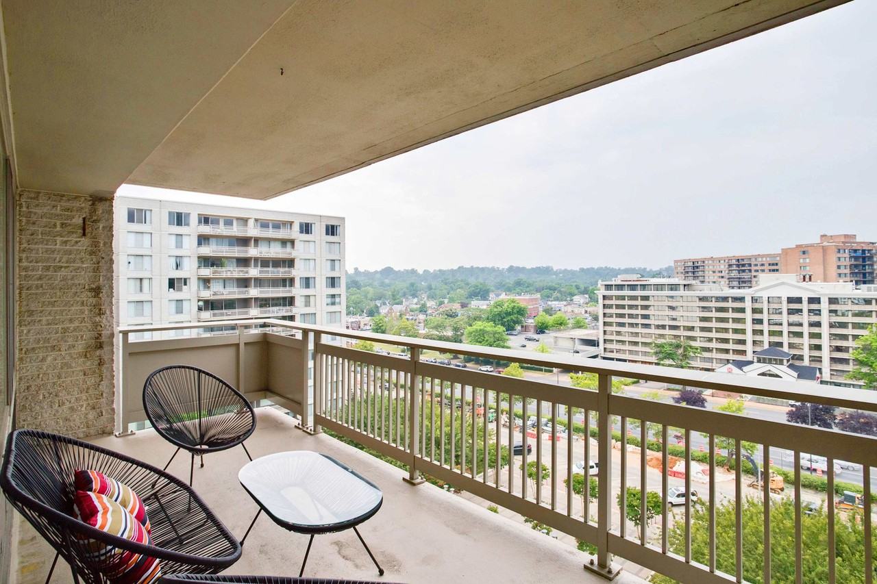 2111 Richmond Highway - Photo 4 of 31