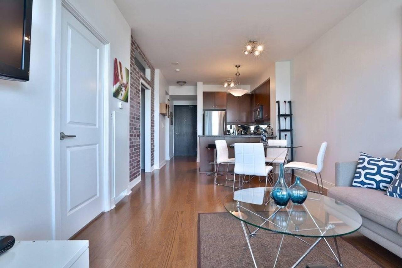 18 Yorkville Avenue - Photo 3 of 20