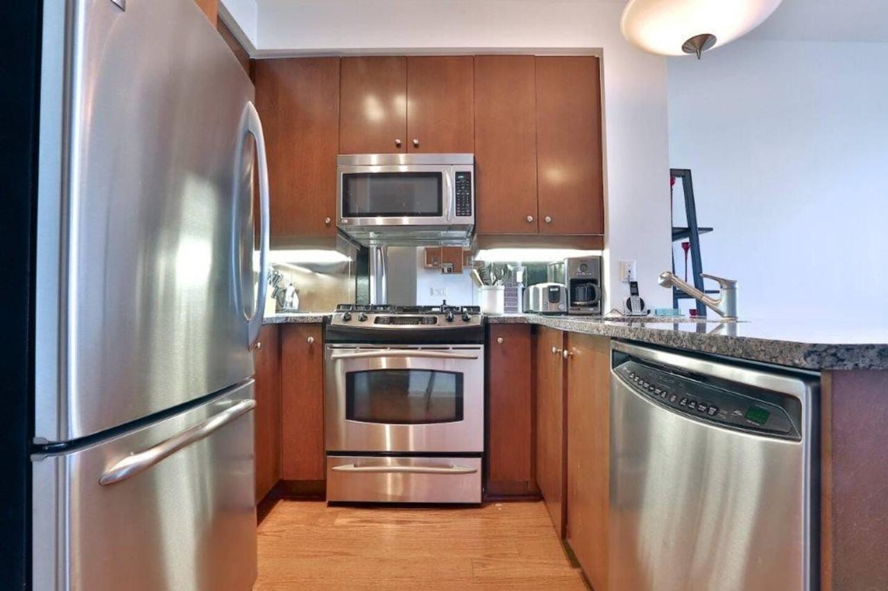 18 Yorkville Avenue - Photo 5 of 20