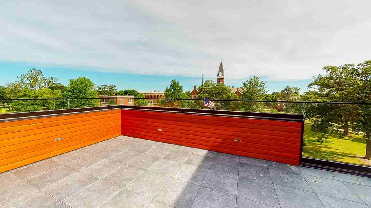 2530 University Avenue - Photo 4 of 40