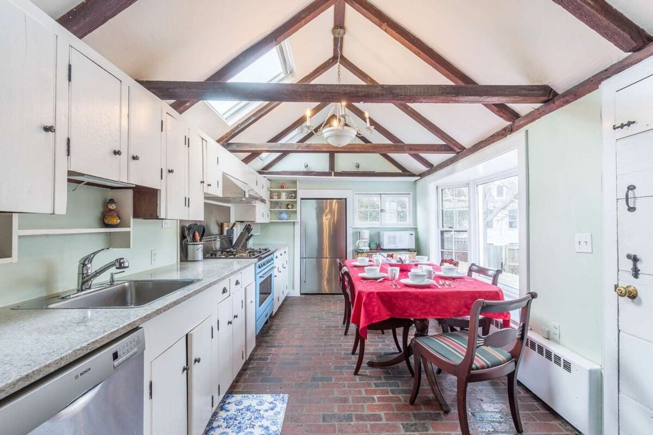 21 Mugford St #1045446P - Photo 4 of 43