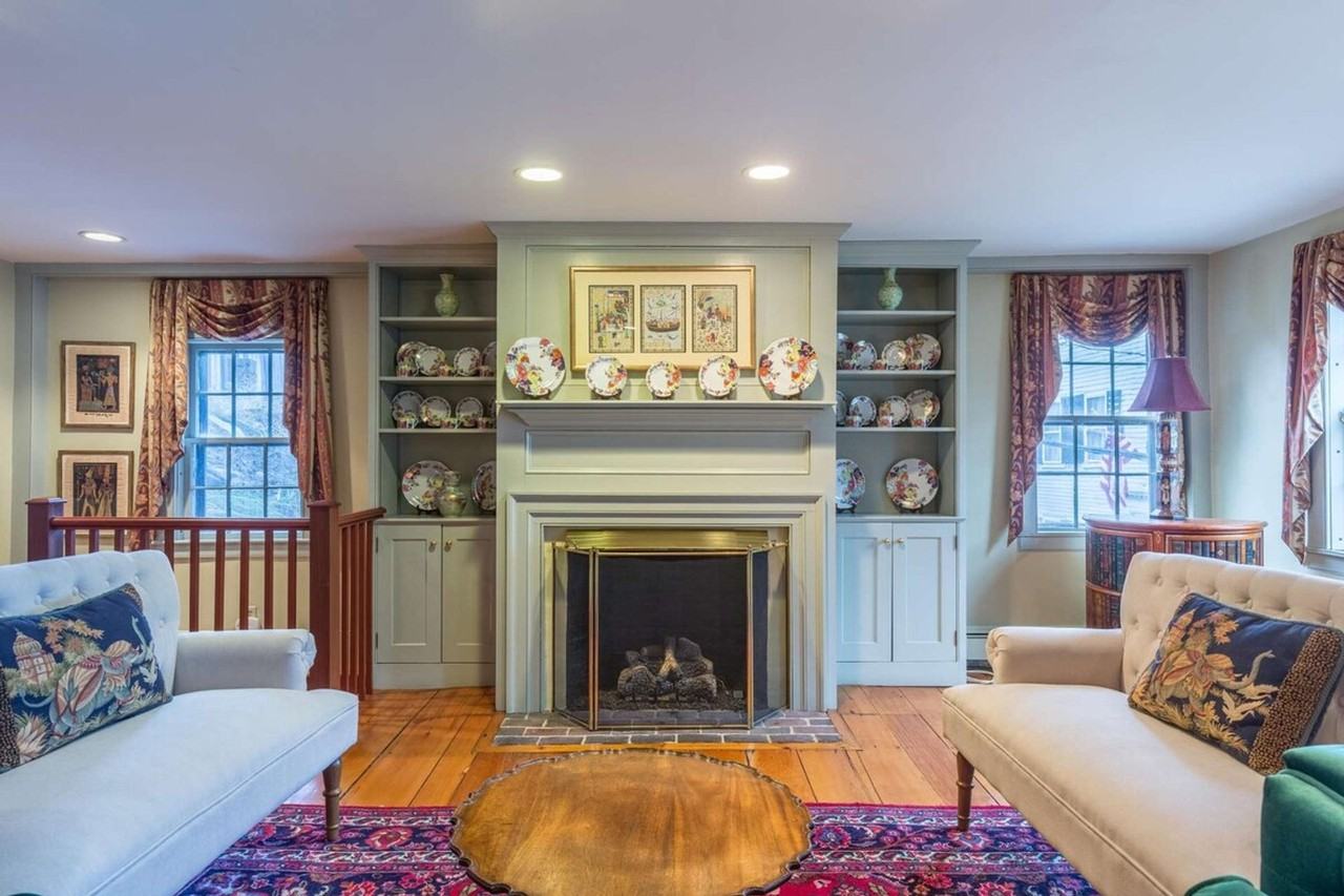 21 Mugford St #1045446P - Photo 3 of 43