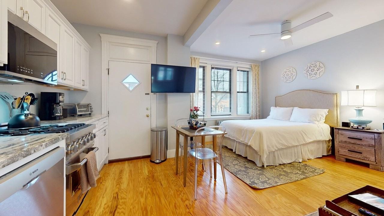 Bank Of Boston #1051203P - Photo 2 of 10