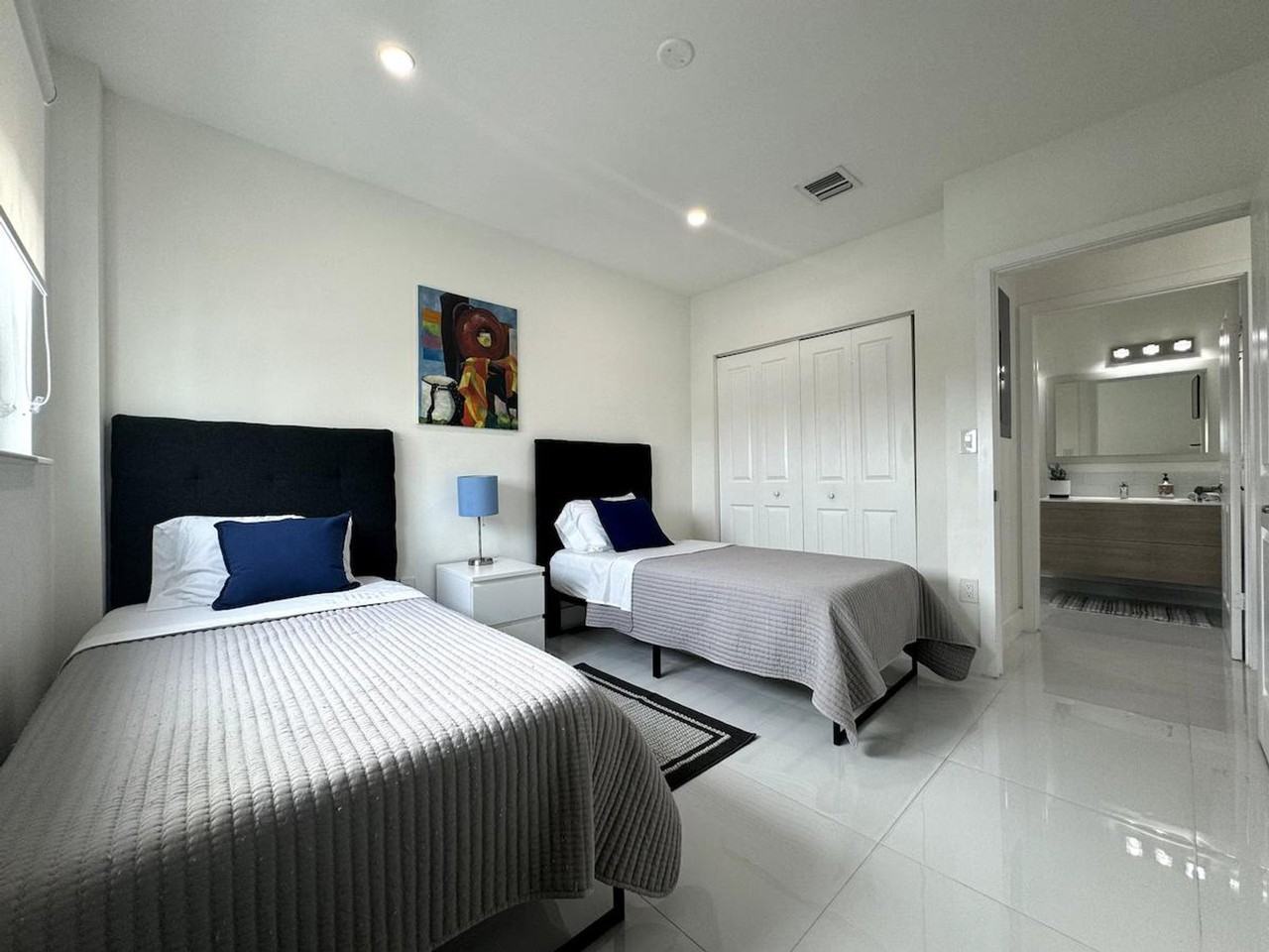 2280 Southwest 32nd Avenue - Photo 2 of 62