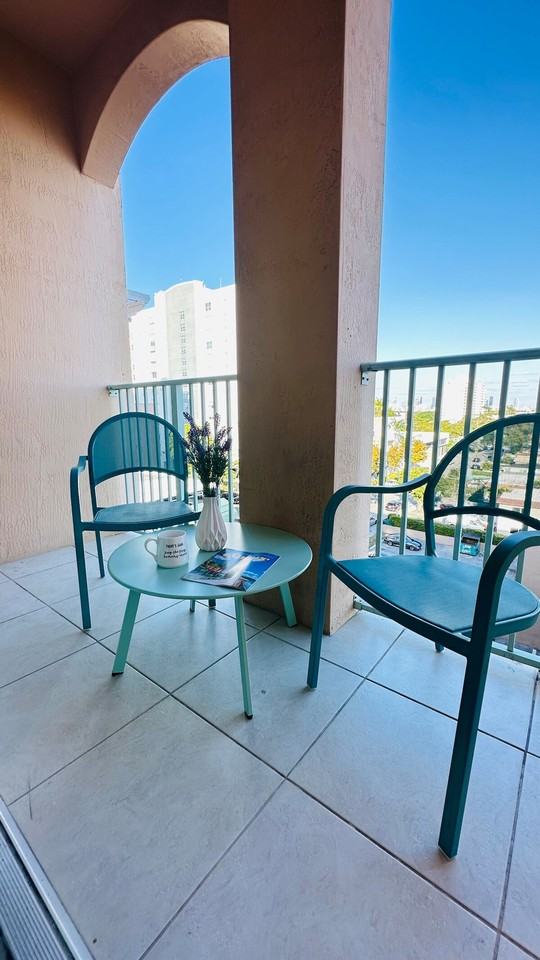 2280 Southwest 32nd Avenue - Photo 3 of 62