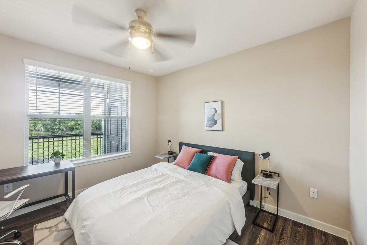 Cullen Boulevard 13555 - Photo 2 of 32