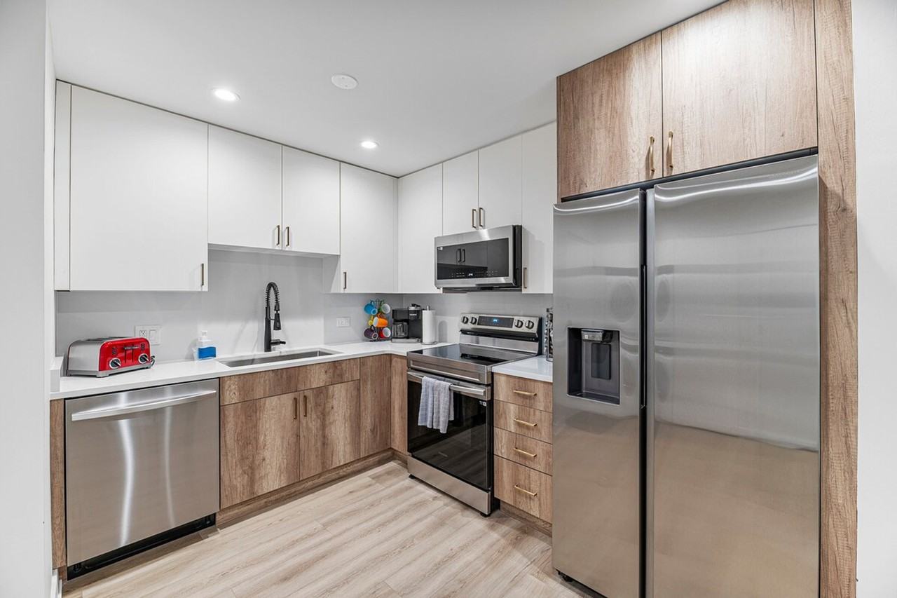 2335 W Touhy Ave #1062699P - Photo 3 of 23