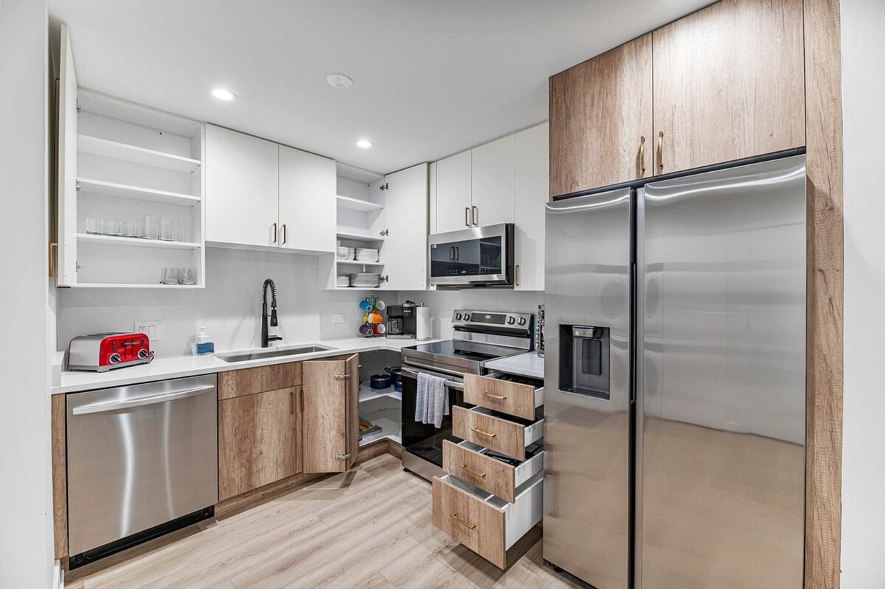 2335 W Touhy Ave #1062699P - Photo 4 of 23