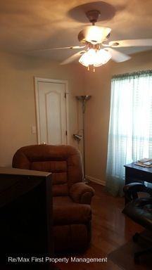 11287 Shelly St - Photo 3 of 12