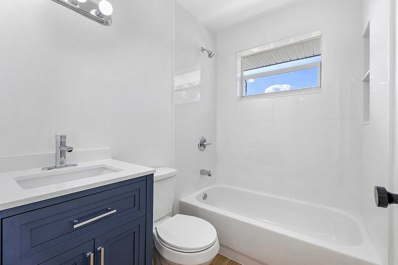 401 Se 23rd Ave #1221994P - Photo 6 of 27