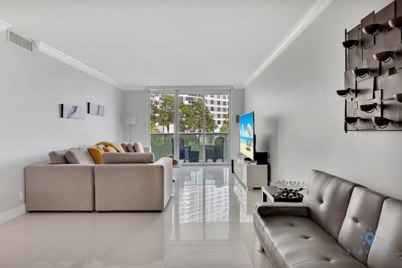 3801 South Ocean Drive - Photo 3 of 38