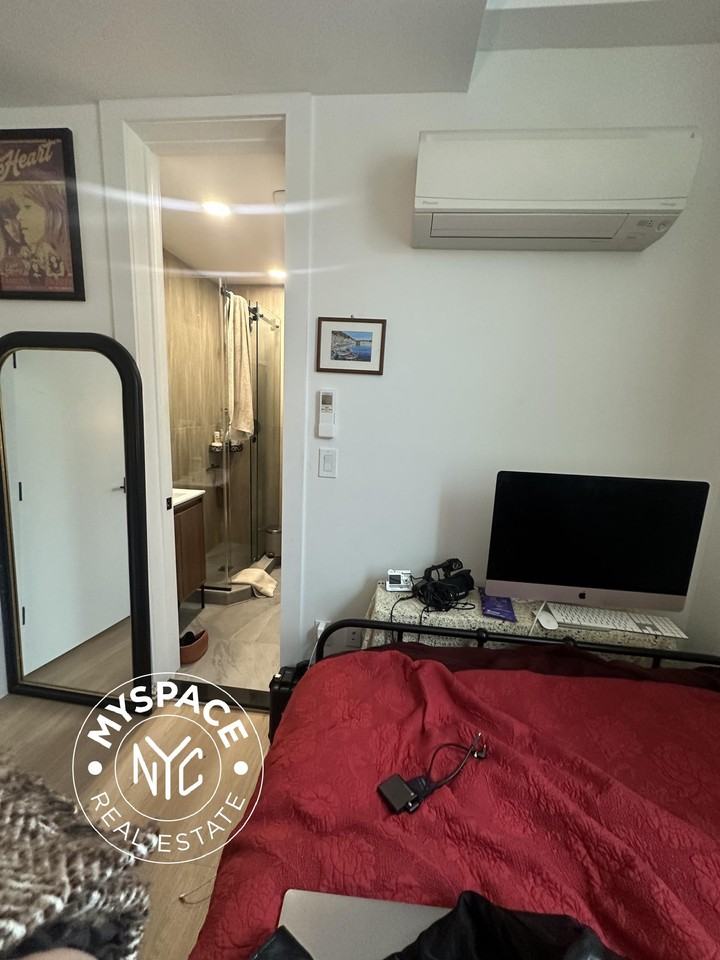 585 Knickerbocker Ave #2b - Photo 4 of 16