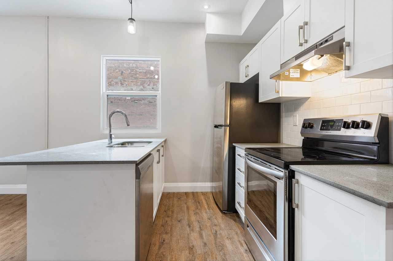 90 John Street South #3 - Photo 5 of 13