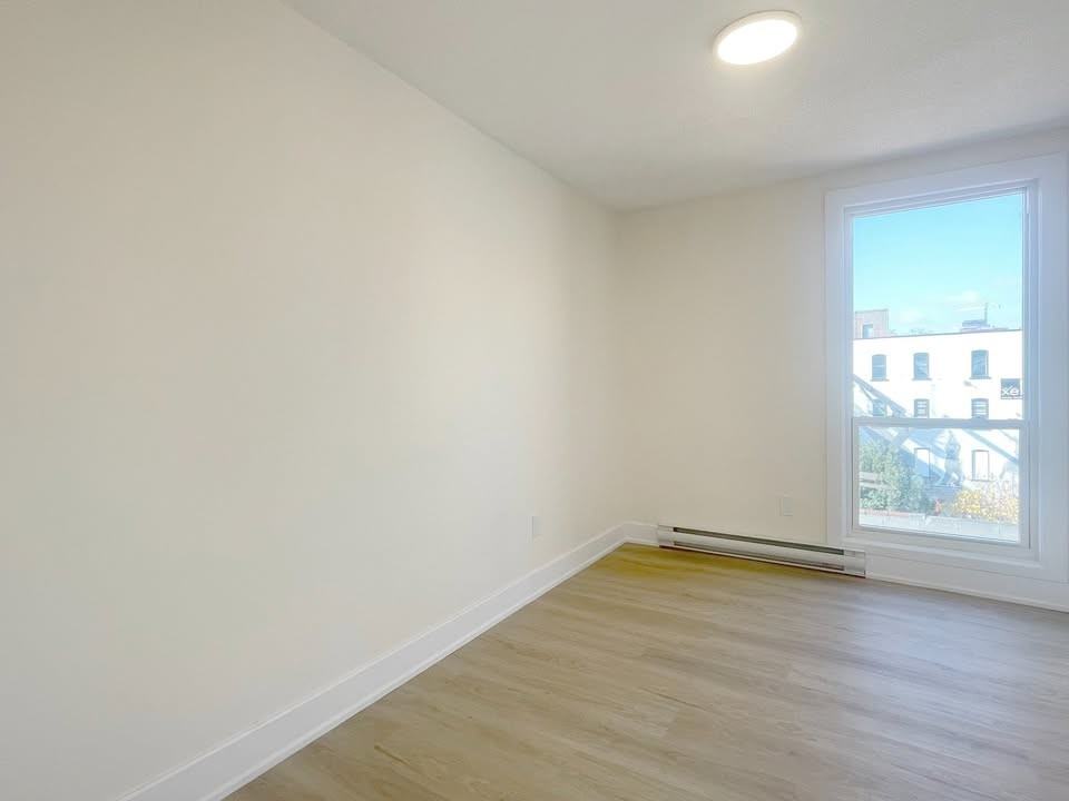 4 Victoria Avenue South #1 - Photo 5 of 6