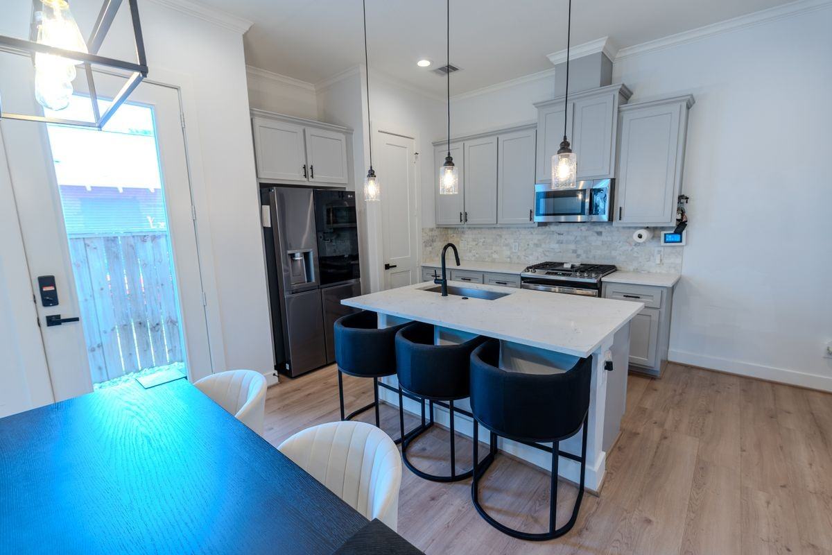 342 Hahlo St - Photo 2 of 22