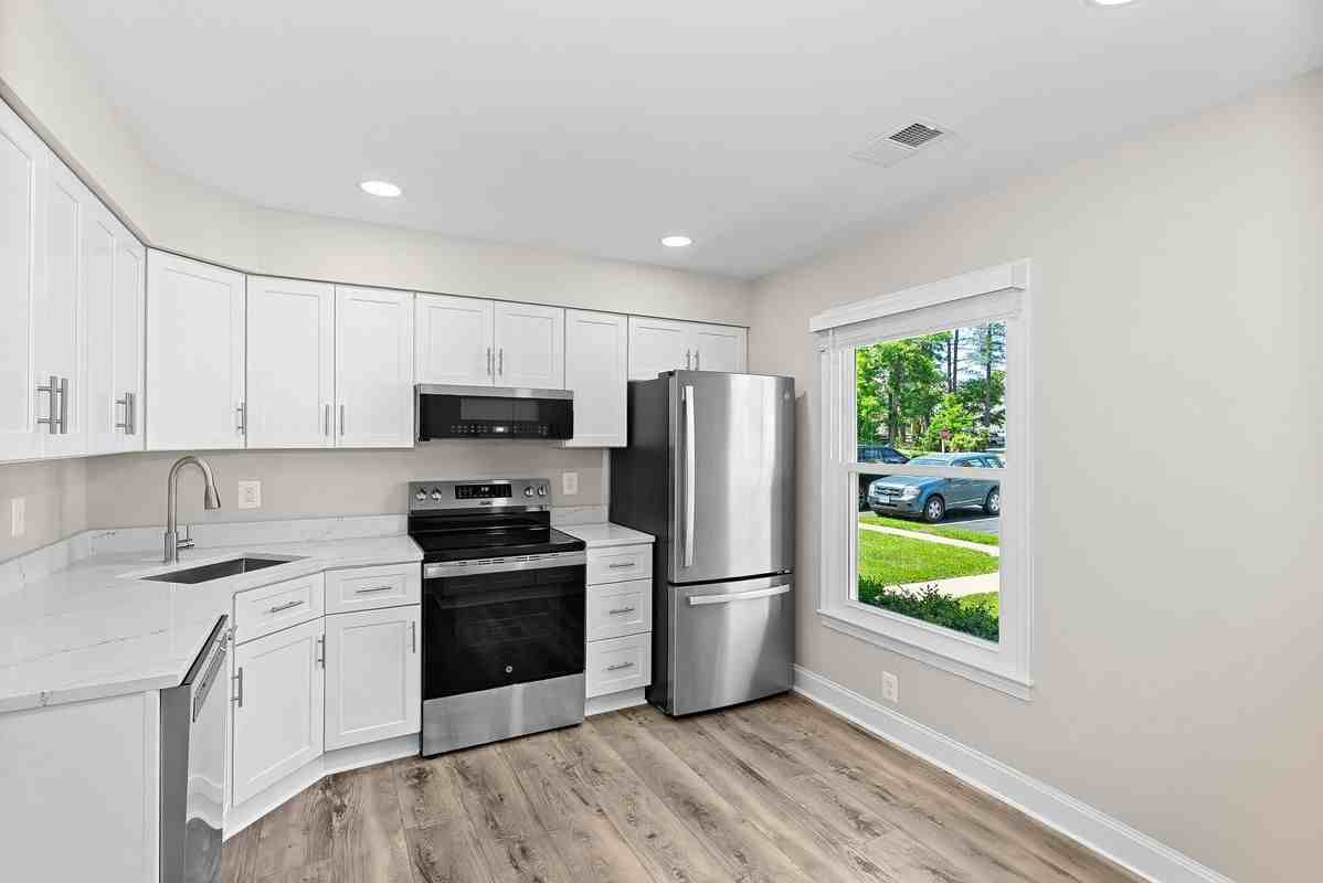 310C S 11th St - Photo 2 of 31