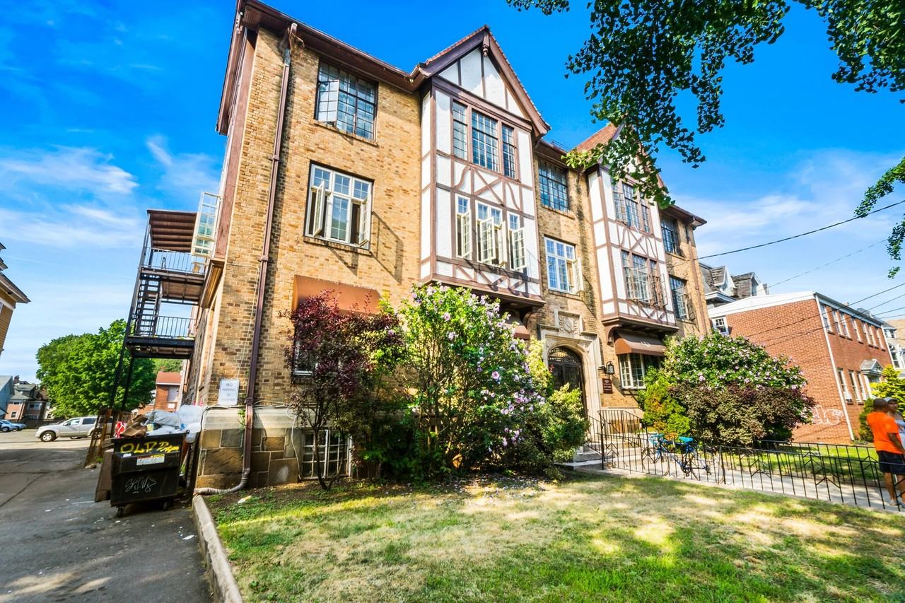 1447 Chapel Street - Photo 2 of 12