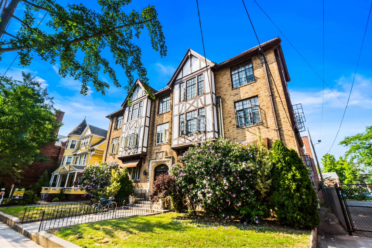 1447 Chapel Street - Photo 3 of 12