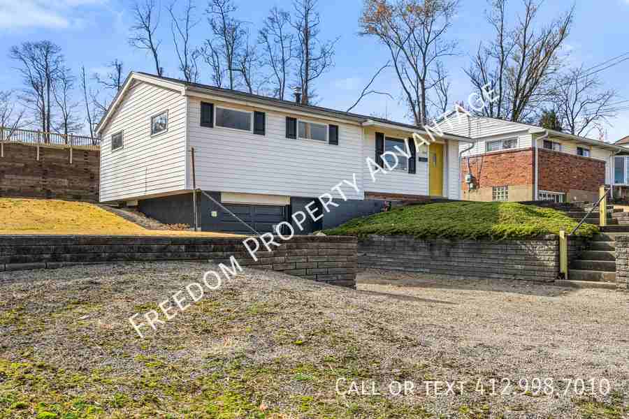 438 Presque Isle Dr - Photo 2 of 23