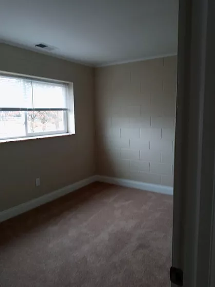 2106 E 2nd Street - Photo 3 of 10