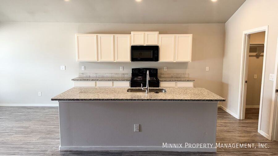 2134 N Texas Ave - Photo 5 of 28