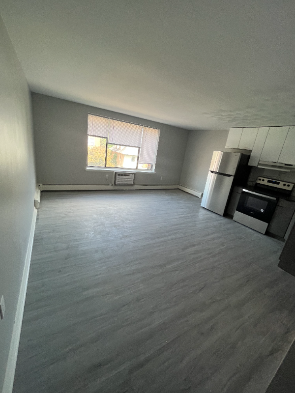 31 Gillett St #105 - Photo 2 of 3