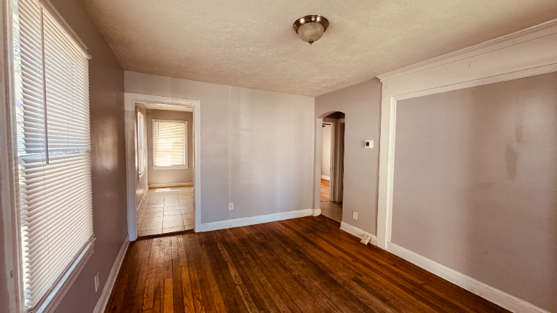 1028 Camden Ave - Photo 2 of 15