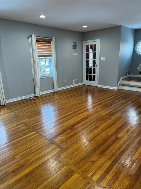 31 Flower Rd - Photo 2 of 19