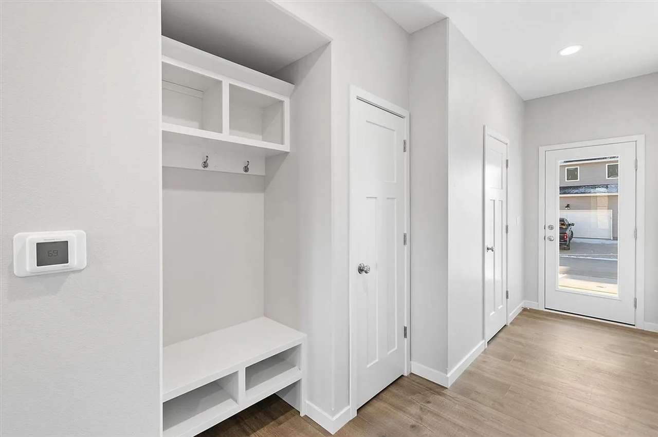 iHoldings III, LLC - Photo 7 of 47