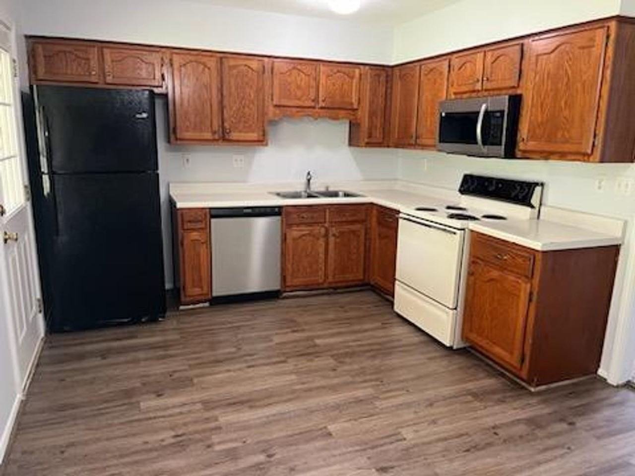 10137 Oak Run Dr S - Photo 2 of 7