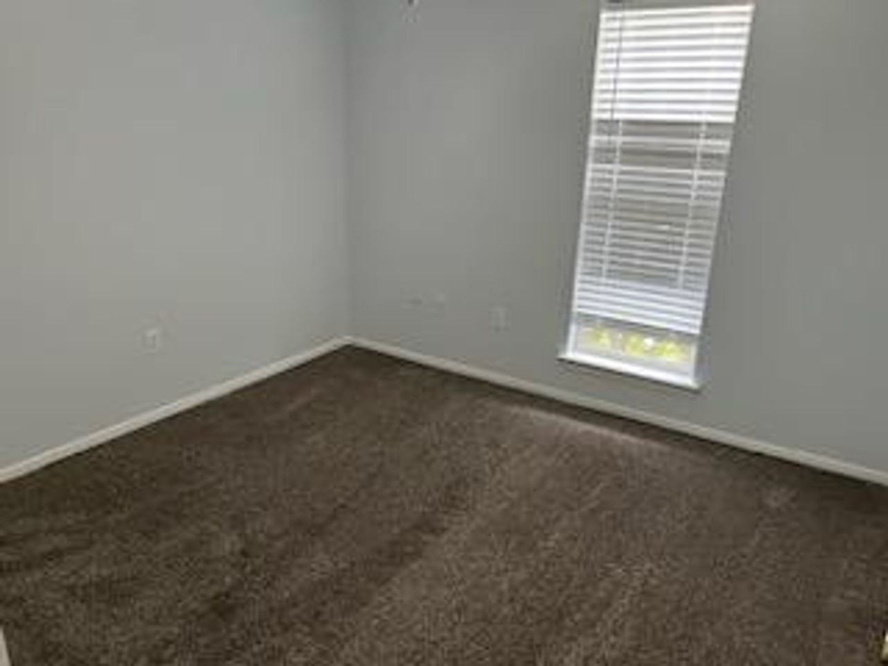 10137 Oak Run Dr S - Photo 4 of 7