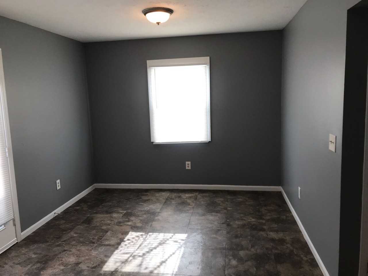 8585 Fairway Trl - Photo 3 of 18