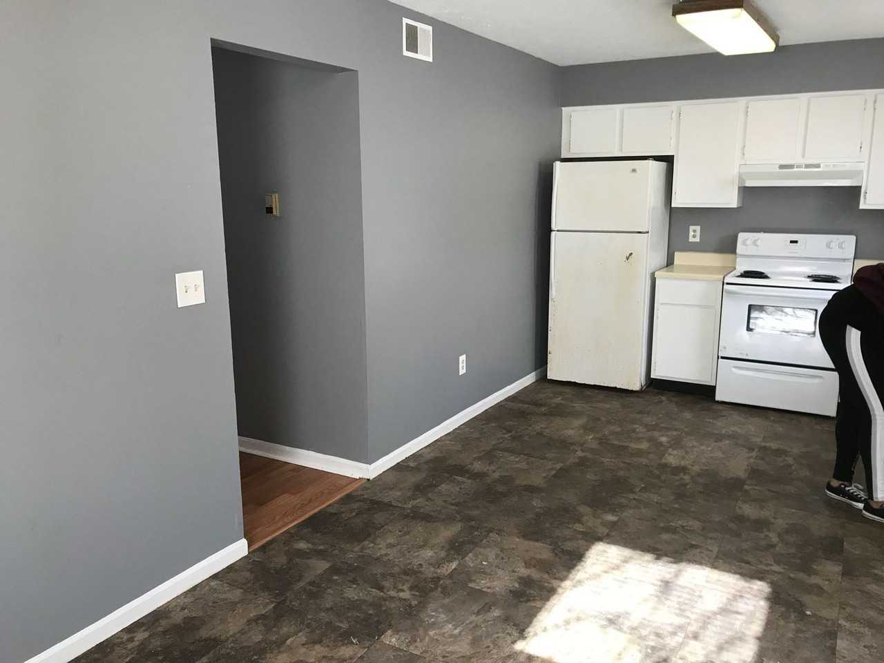 8585 Fairway Trl - Photo 4 of 18